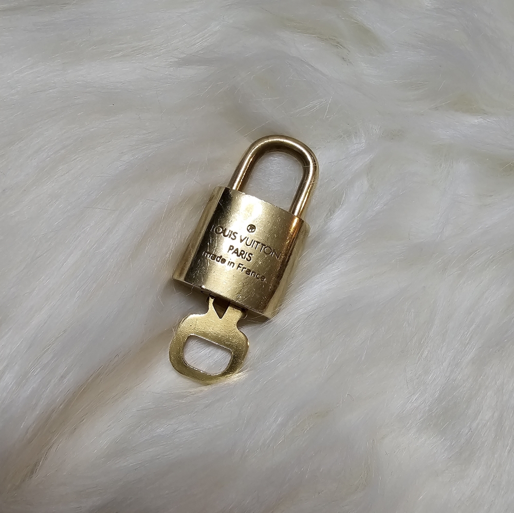 Authentic Lv Locks In Good Condition - image 2